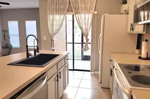 1018 Tullamore Dr, Wesley Chapel, FL 33543 - Photo 23