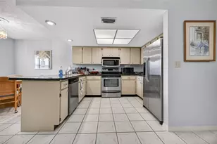 1203 Haddington Cir, Sun City Center, FL 33573 - Photo 21