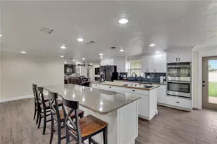 8105 Brower Dr, Bradenton, FL 34211 - Photo 3