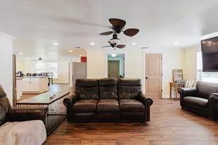 8105 Brower Dr, Bradenton, FL 34211 - Photo 11