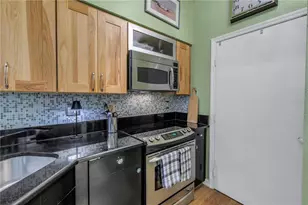 100 4th Ave S, Saint Petersburg, FL 33701 - Photo 9