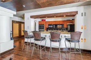 100 4th Ave S, Saint Petersburg, FL 33701 - Photo 39