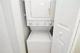 8641 Fancy Finch Dr, Tampa, FL 33614 - Photo 33