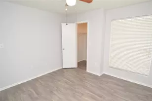 8641 Fancy Finch Dr, Tampa, FL 33614 - Photo 23