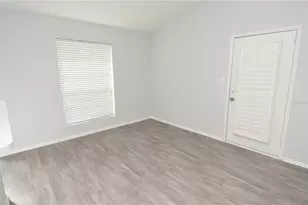8641 Fancy Finch Dr, Tampa, FL 33614 - Photo 17