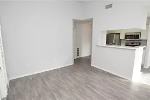8641 Fancy Finch Dr, Tampa, FL 33614 - Photo 5