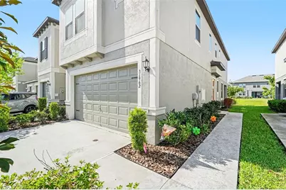 31962 Blue Passing Loop, Wesley Chapel, FL 33545 - Photo 3