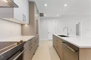 275 1st Ave S, Saint Petersburg, FL 33701 - Photo 3