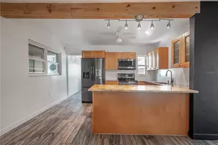 3811 44th Ave N, Saint Petersburg, FL 33714 - Photo 7