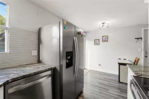 8996 Southern Comfort Dr, Largo, FL 33773 - Photo 11