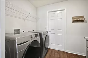 7100 Twisting Pines Loop, Zephyrhills, FL 33541 - Photo 19