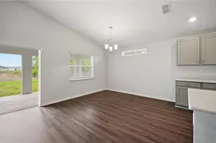 7100 Twisting Pines Loop, Zephyrhills, FL 33541 - Photo 9