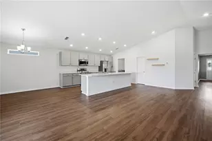 7100 Twisting Pines Loop, Zephyrhills, FL 33541 - Photo 7