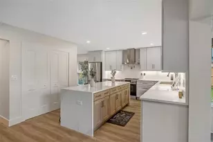 13313 Golf Crest Cir, Tampa, FL 33618 - Photo 23