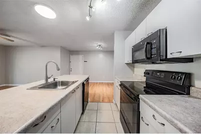 10024 Strafford Oak Court #802, Tampa, FL 33624 - Photo 9