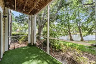 10024 Strafford Oak Ct, Tampa, FL 33624 - Photo 17