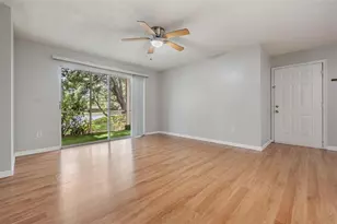 10024 Strafford Oak Ct, Tampa, FL 33624 - Photo 5