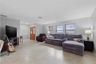 10062 121st St, Seminole, FL 33772 - Photo 9