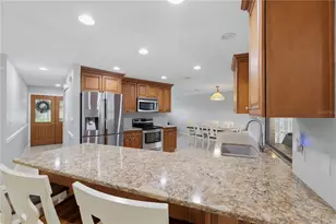 10062 121st St, Seminole, FL 33772 - Photo 7