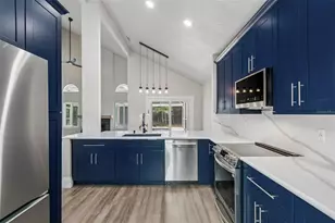 10218 Charleston Corner Rd, Tampa, FL 33635 - Photo 5