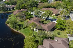 2673 Sabal Springs Cir, Clearwater, FL 33761 - Photo 17