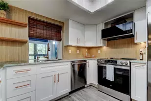 2673 Sabal Springs Cir, Clearwater, FL 33761 - Photo 21