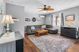 706 W Brockton Pl, Sun City Center, FL 33573 - Photo 9