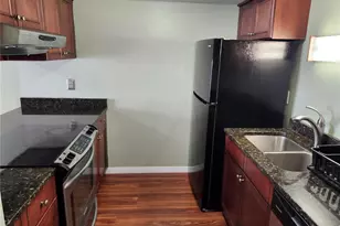 8212 11th St N, Saint Petersburg, FL 33702 - Photo 5