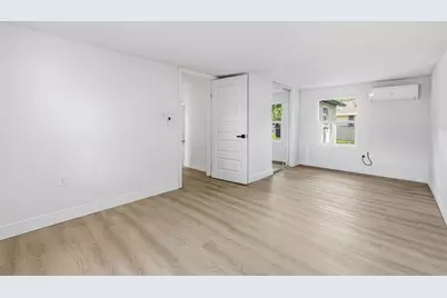 39252 Heights Avenue, Zephyrhills, FL 33542 - Photo 13