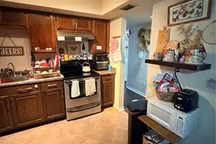 720 N Village Dr N, Saint Petersburg, FL 33716 - Photo 9