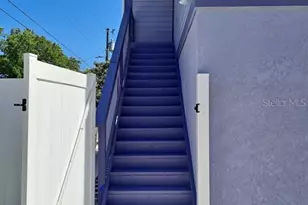 1025 7th St, Saint Petersburg, FL 33701 - Photo 5