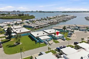 354 Boca Ciega Point Blvd, Saint Petersburg, FL 33708 - Photo 43