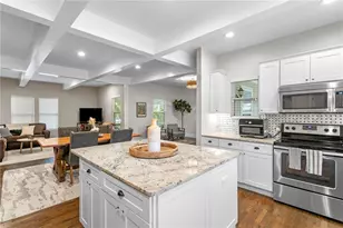 802 Dartmoor St N, Saint Petersburg, FL 33701 - Photo 11