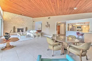 7102 Mandy Ln, New Port Richey, FL 34652 - Photo 9