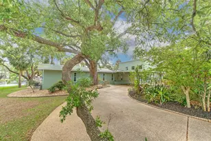 7102 Mandy Ln, New Port Richey, FL 34652 - Photo 37