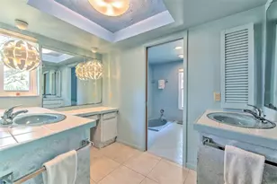 7102 Mandy Ln, New Port Richey, FL 34652 - Photo 27