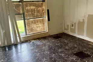 7361 Royal Palm Dr, New Port Richey, FL 34652 - Photo 3