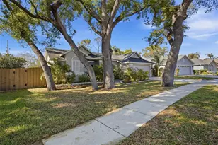 2212 Lake Bay Way, Brandon, FL 33511 - Photo 3