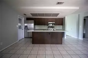 10760 62nd Ave, Seminole, FL 33772 - Photo 9