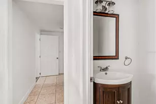 822 Diane Cir, Englewood, FL 34223 - Photo 13