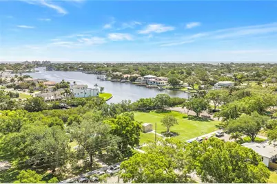 201 35th Avenue NE, Saint Petersburg, FL 33704 - Photo 45