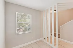 7156 E Bank Dr, Tampa, FL 33617 - Photo 5