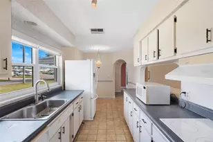 1768 Harbor Cir E, Largo, FL 33770 - Photo 23