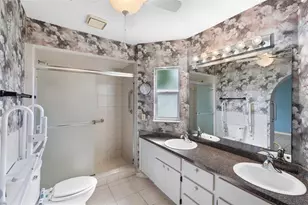 1768 Harbor Cir E, Largo, FL 33770 - Photo 17