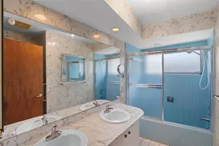 1768 Harbor Cir E, Largo, FL 33770 - Photo 23