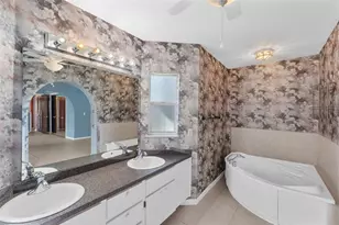 1768 Harbor Cir E, Largo, FL 33770 - Photo 17