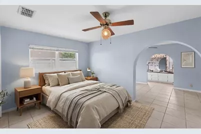 1768 Harbor Circle E, Largo, FL 33770 - Photo 11