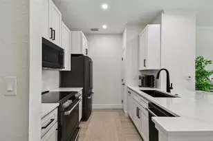 5000 Culbreath Key Way, Tampa, FL 33611 - Photo 9