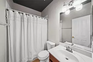 3044 Pointeview Dr, Tampa, FL 33611 - Photo 17