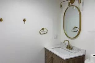 2417 W Gray St, Tampa, FL 33609 - Photo 11